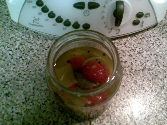 Pikant eingelegte Tomaten