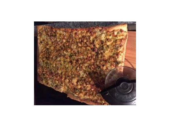 Schneller Zwiebelkuchen mit Roggen und Dinkelteig