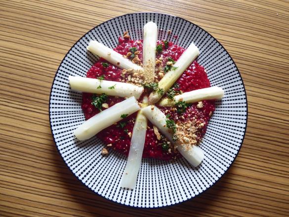 Rote Bete Risotto mit Spargel