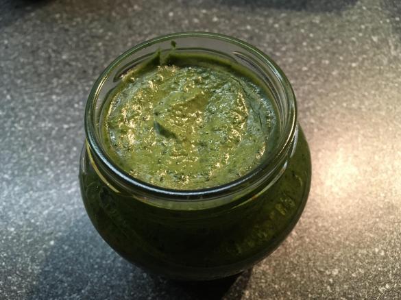 Kräuterbuttercreme mit Kürbiskernmus (glutenfrei und laktosefrei möglich)