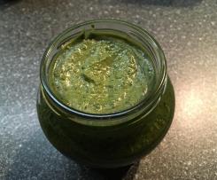 Kräuterbuttercreme mit Kürbiskernmus (glutenfrei und laktosefrei möglich)