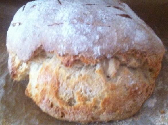 helles Bauernbrot aus 100% Dinkelmehl