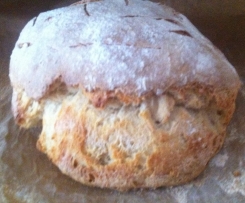helles Bauernbrot aus 100% Dinkelmehl
