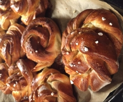Canelsnurrer (Norwegische Zimtschnecken / Franzbrötchen)