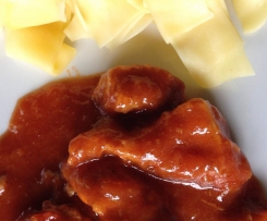 Rotes Gulasch (scharf)