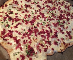 Schneller Flammkuchen knusprig dünn lecker :-)