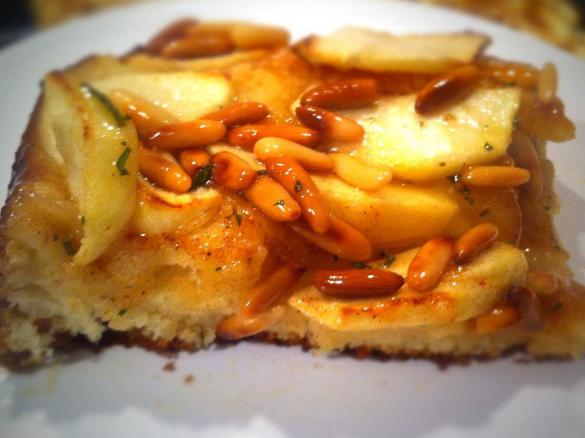Apfelkuchen mit Rosmarin-Honig Topping