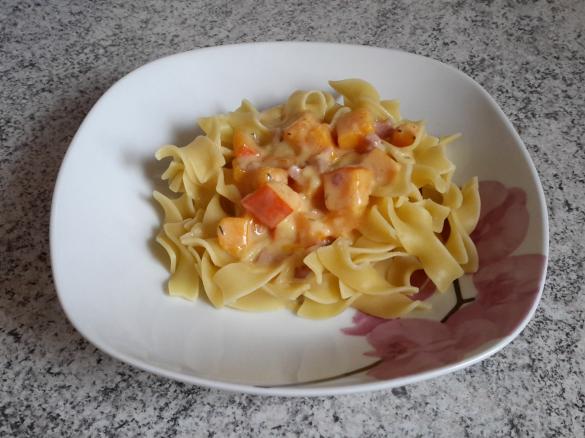 Kürbis-Thymian-Sauce zu Nudeln