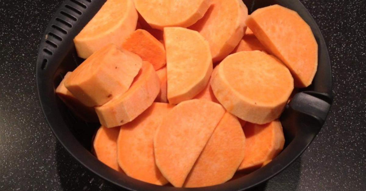 Süßkartoffelpüree mit Cheddarkäse und Hähnchenbrustfilet von ...