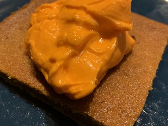 Kürbiskuchen mit Frischkäse-Topping