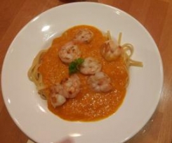 Pasta mit Kürbissoße & Garnelen
