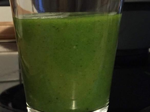 Grüner Smoothie mit Feldsalat