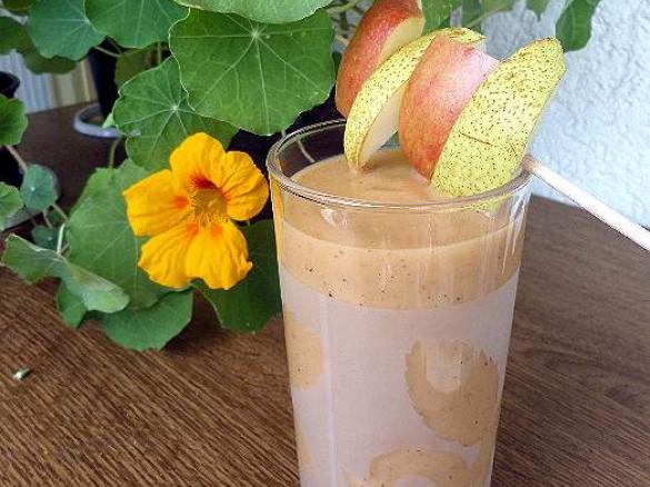 Smoothie mit vielen Früchten