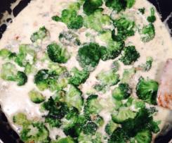 Brokkolinudeln in einer Gorgonzola-Sahne-Sauce