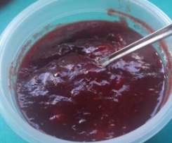 Feurige Erdbeerkonfitüre mit Schokolade 