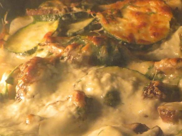 Lasagne mit Kräutern, Pilzen und Zucchini