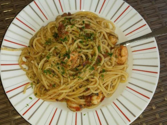 Spaghetti mit Garnelen und getrockneten Tomaten