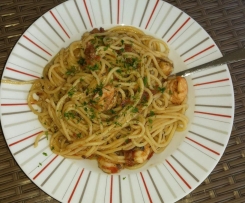 Spaghetti mit Garnelen und getrockneten Tomaten
