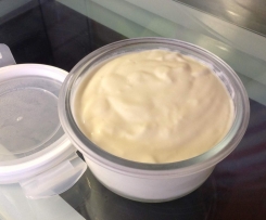 Variation von Aioli - original weiße spanische Aioli ohne Ei