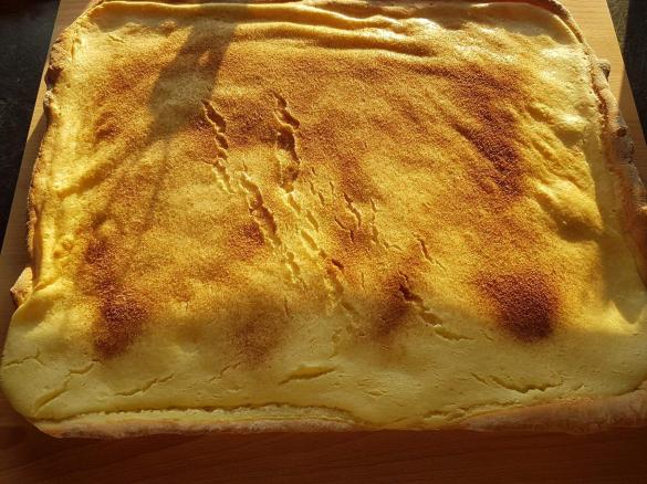 Rahmkuchen mit Hefeteig