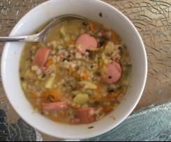 Graupensuppe/Eintopf mit Speck und Wiener