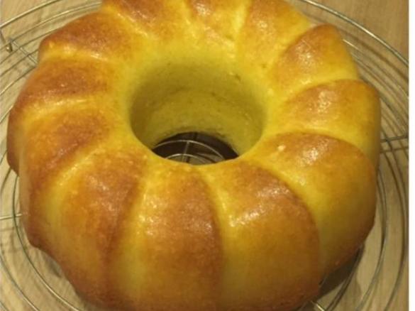 Saftiger Eierlikörkuchen