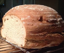 Schweizer Bürli mit Honig