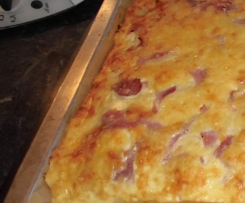 Schinken-Zwiebel-Sahne Pizza