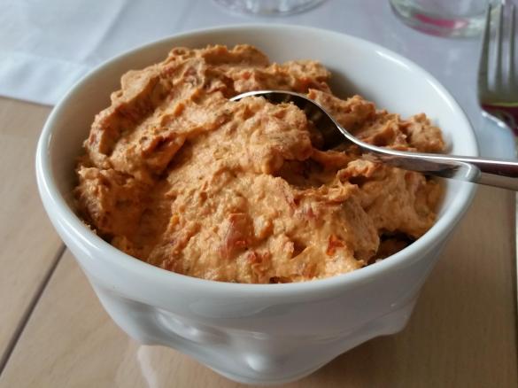 Tomaten-Schafskäse Aufstrich