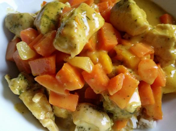 Fruchtiges Curry-Hühnchen