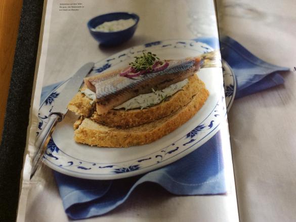 Matjesstulle mit Kressedip