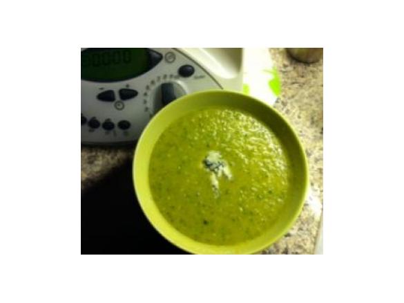 Zucchini-Gorgonzola-Suppe