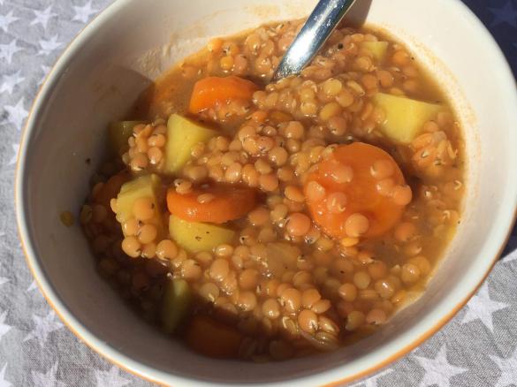 Rote Linsen-Kürbis-Eintopf