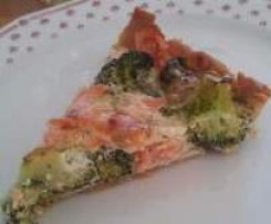 Quiche mit Lachs und Brokkoli