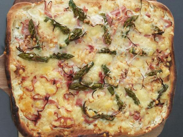 Steffis weltbester Pizzateig / Flammkuchenteig - super knusprig und wenig Hefe