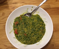 Rote Linsen mit Spinat und Tomaten