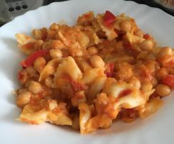 Kichererbsen mit Nudeln und Paprika