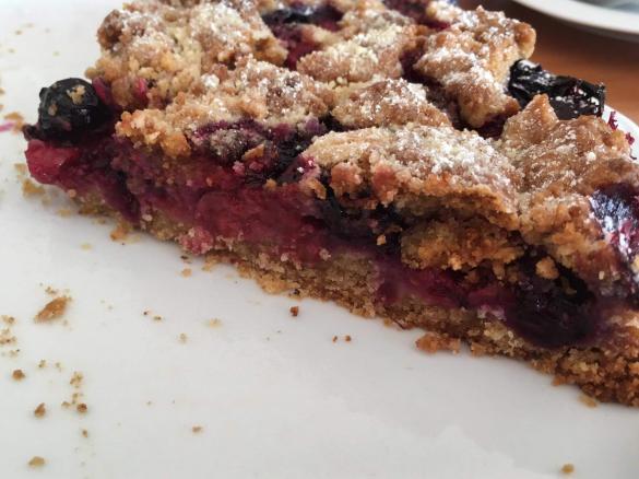 Beeren Streuselkuchen