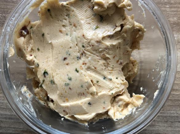 Variation Knoblauchbutter