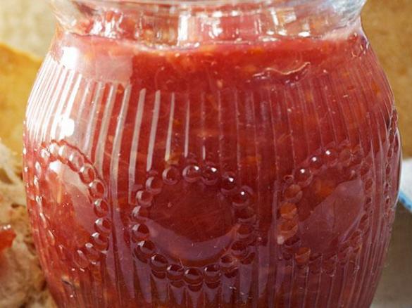 Erdbeer-Rhababer-Marmelade mit Pfiff