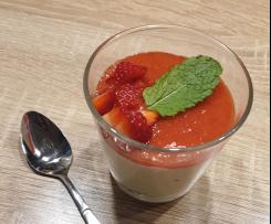 Himmlisches Panna Cotta mit Erdbeersoße