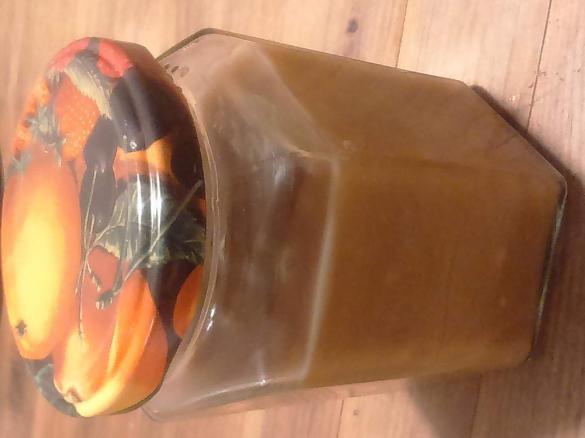 Variation von Karamellsauce mit Erdnussbutter 