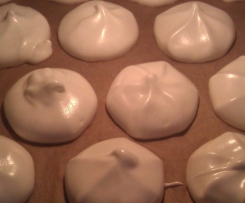 Einfache Baisers mit Zitronensaft