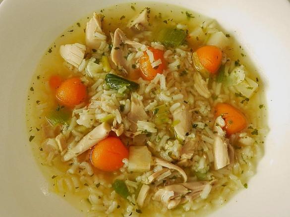Hühnersuppe ohne Fertigbrühe