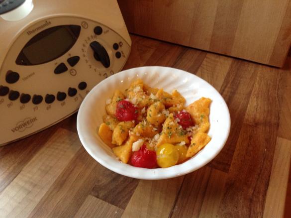 Kürbisnocken mit Tomaten