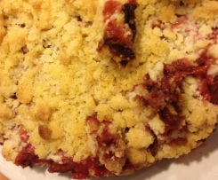 Veganer Erdbeer-Streusel-Kuchen blitzschnell zubereitet