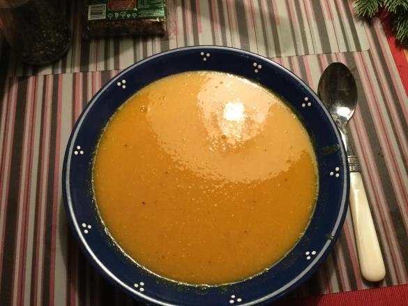 Rote-Linsen-Karottensuppe