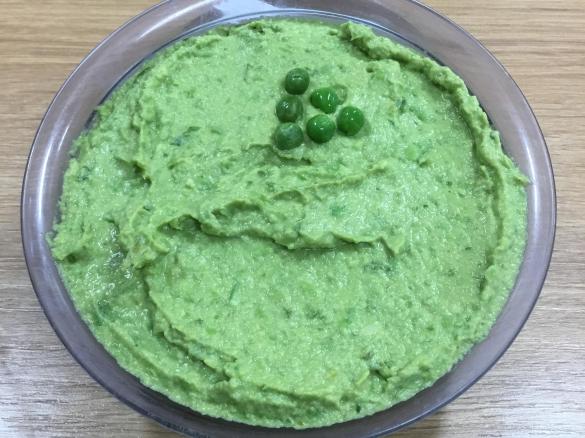 Grünes Erbsen-Hummus