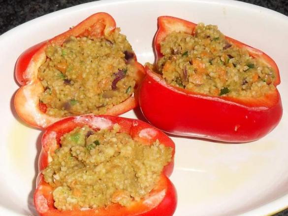 Gefüllte Paprika mit Couscous (vegan)