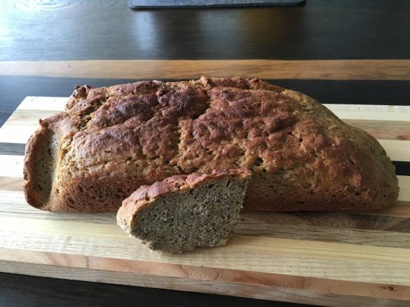 Chia-Eiweißbrot ohne Weizen / Roggen
